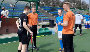 Juniorzy KS Warta Poznań pokonują gości z Siemianowic