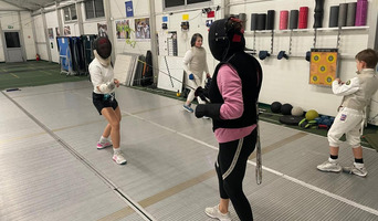 Rozpoczęcie szermierczych zajęć sportowych dla dzieci i młodzieży